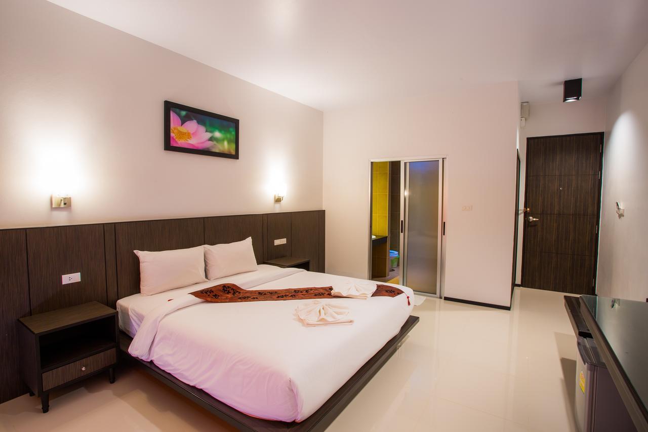 Kanokan Hotel Kanchanaburi Exterior foto